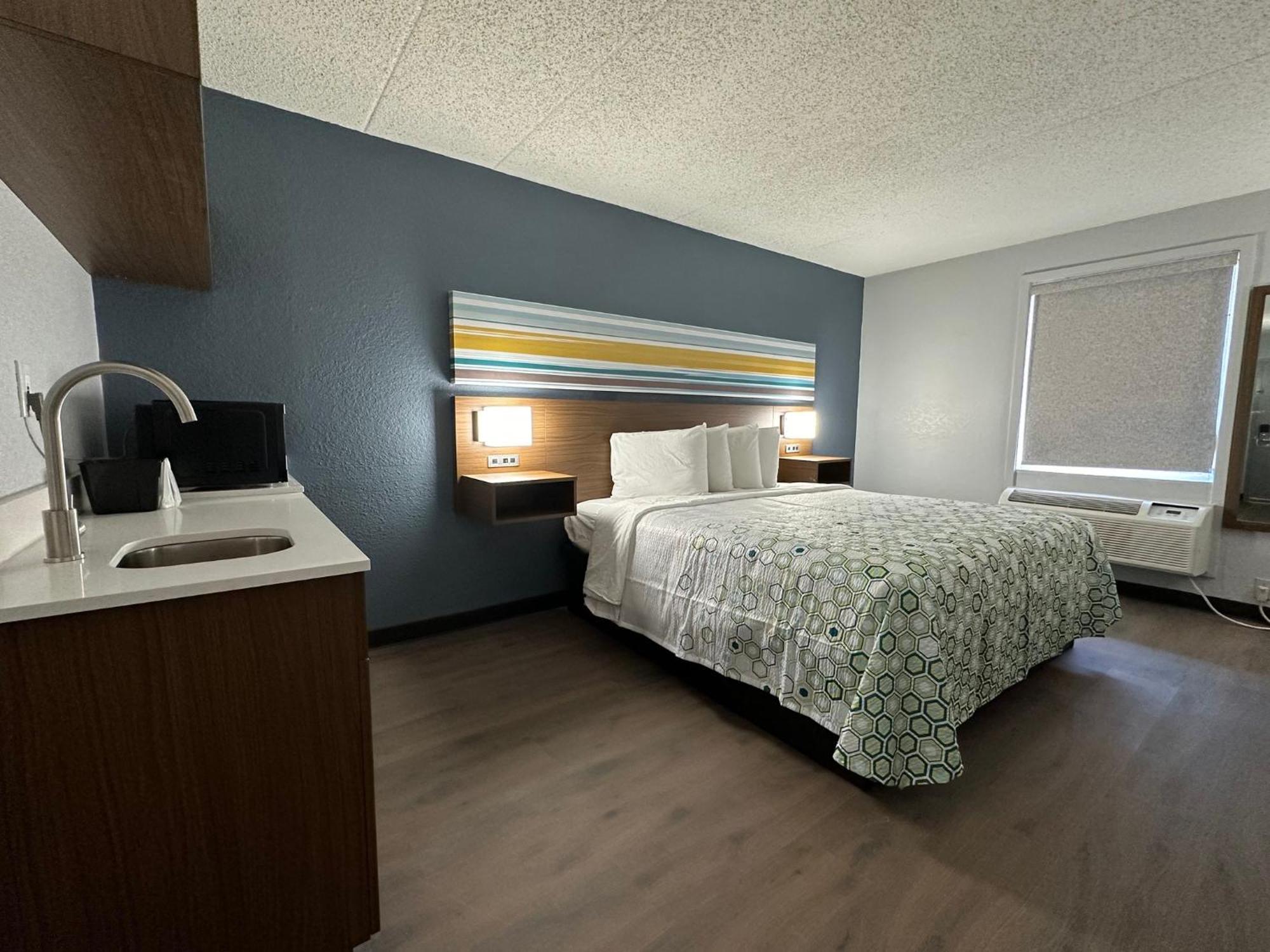 Hometowne Studios By Red Roof Richmond, Va - W Broad St Dumbarton المظهر الخارجي الصورة